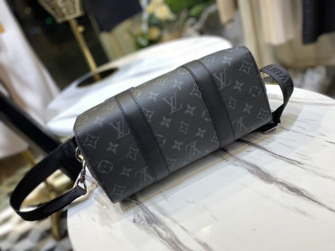 人気高級 ルイヴィトンバッグコピー 2022新品注目度NO.1 Louis Vuitton メンズ ショルダーバッグ - 画像 (5)