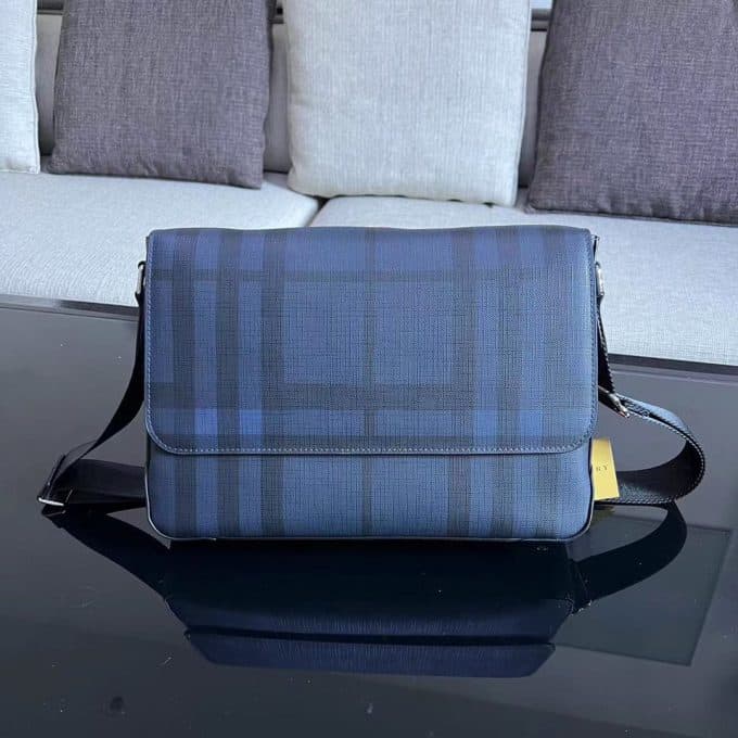 バーバリーバッグコピー 定番人気2022新品 BURBERRY メンズ ショルダーバッグ