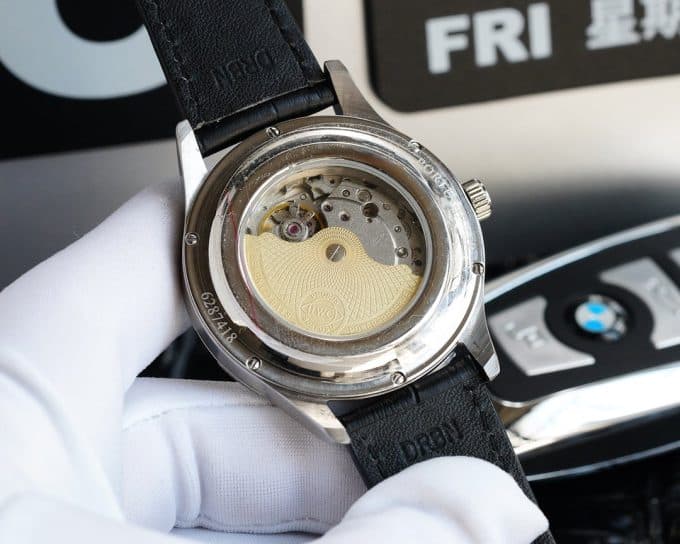 注目度NO.1IWC パイロットウォッチ コピーシリーズ メンズ 自動巻き - 画像 (9)