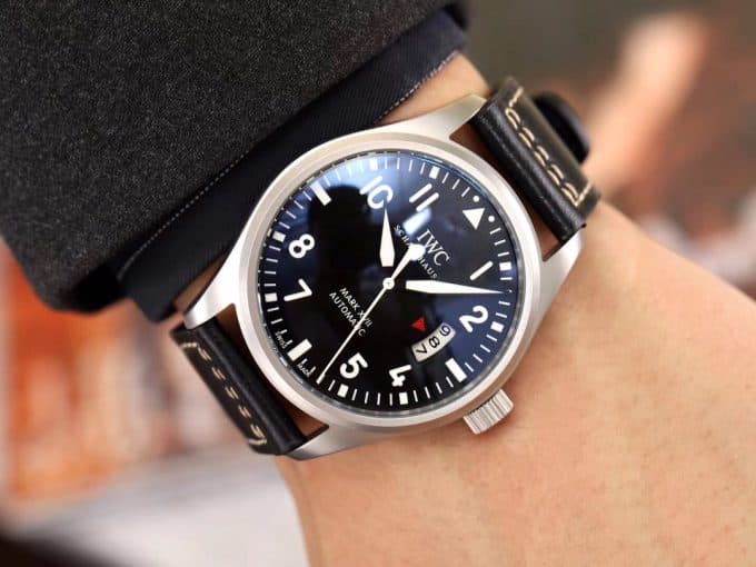 大人気新作IWC パイロットウォッチ コピーシリーズ メンズ 自動巻き3色 - 画像 (2)