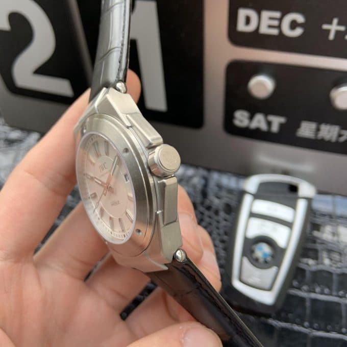 人気高級IWC エンジニア コピーシリーズ メンズ 自動巻き2色 - 画像 (5)