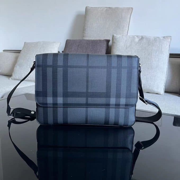 バーバリーバッグコピー 定番人気2022新品 BURBERRY メンズ ショルダーバッグ