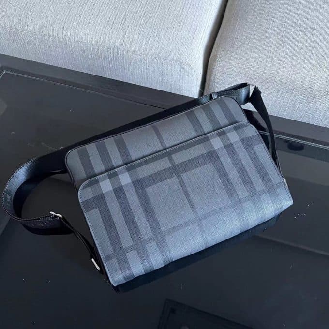 バーバリーバッグコピー 定番人気2022新品 BURBERRY メンズ ショルダーバッグ - 画像 (5)