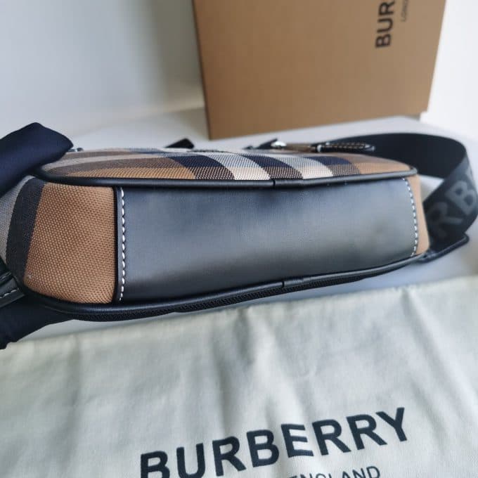 バーバリーバッグコピー 定番人気2022新品 BURBERRY 男女兼用 ウエストポーチ - 画像 (4)