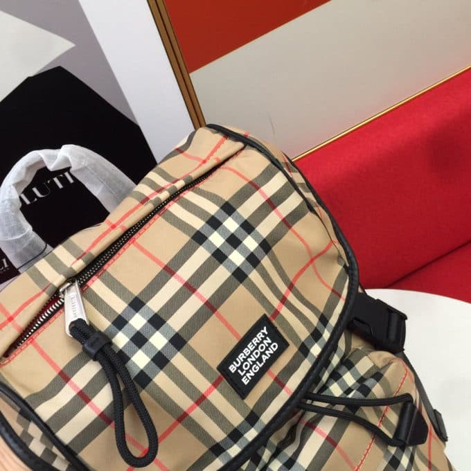 バーバリーバッグコピー 定番人気2022新品 BURBERRY 男女兼用 バックパック - 画像 (4)