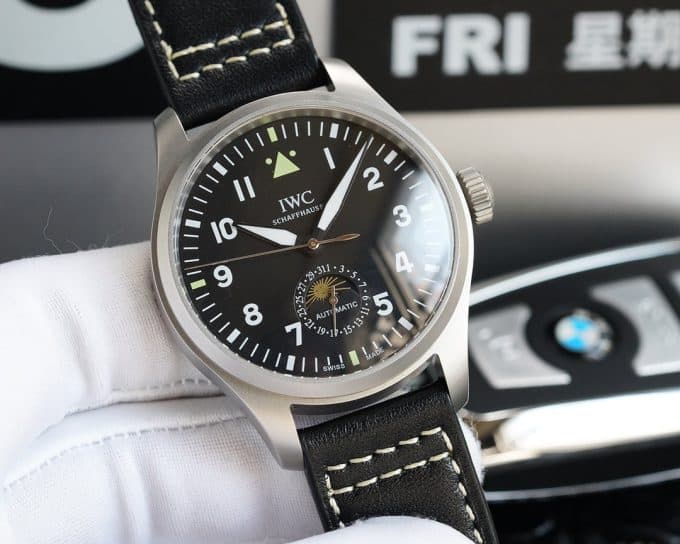 人気高級IWC パイロットウォッチ コピーシリーズ メンズ 自動巻き2色