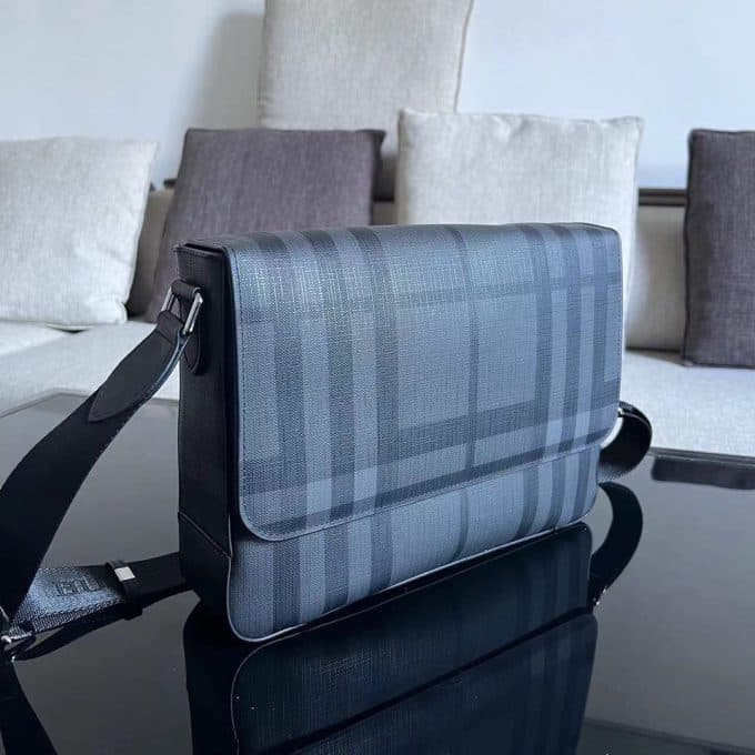 バーバリーバッグコピー 定番人気2022新品 BURBERRY メンズ ショルダーバッグ - 画像 (2)