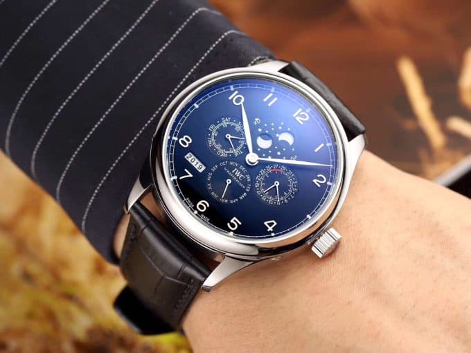 大人気新作IWC パイロットウォッチ コピーシリーズ メンズ 自動巻き4色 - 画像 (3)