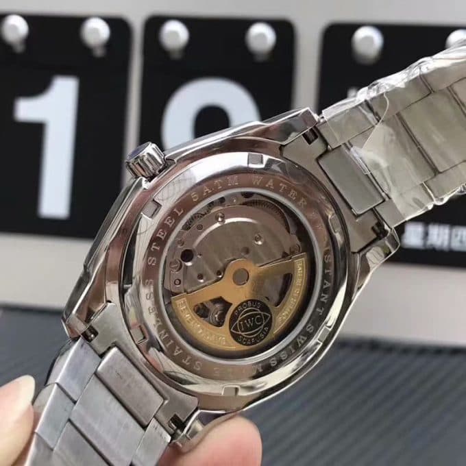 高品質IWC パイロットウォッチ コピーシリーズ メンズ 自動巻き3色 - 画像 (6)