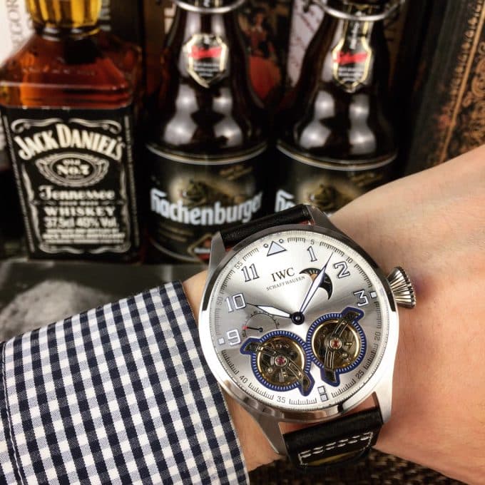 注目度NO.1IWC パイロットウォッチ コピーシリーズ メンズ 自動巻き4色 - 画像 (6)