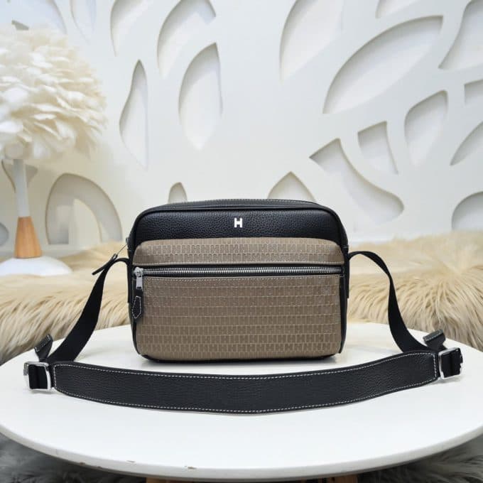 エルメスバッグコピー 2022新品注目度NO.1 HERMES メンズ ショルダーバッグ