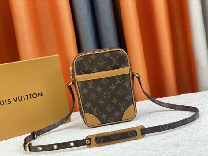 ルイヴィトンバッグコピー 定番人気2023新品 Louis Vuitton 男女兼用 ショルダーバッグ