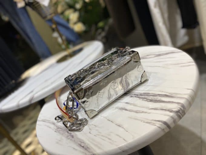 人気高級 ルイヴィトンバッグコピー 大人気2022新品 Louis Vuitton メンズ ショルダーバッグ - 画像 (5)
