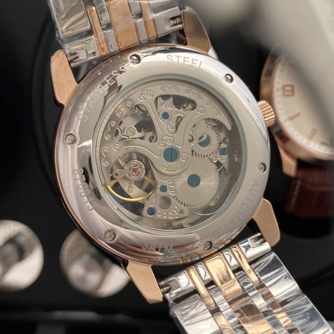 定番人気新品ヴァシュロンコンスタンタン 時計 コピー メンズ 自動巻き 4色 - 画像 (8)