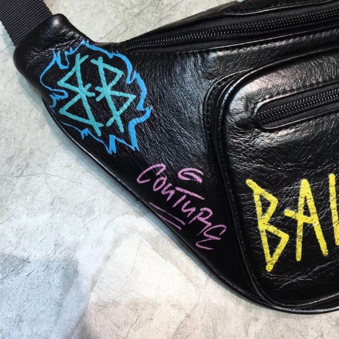 バレンシアガバッグコピー 2022新品注目度NO.1 BALENCIAGA男女兼用 ウエストポーチ - 画像 (2)