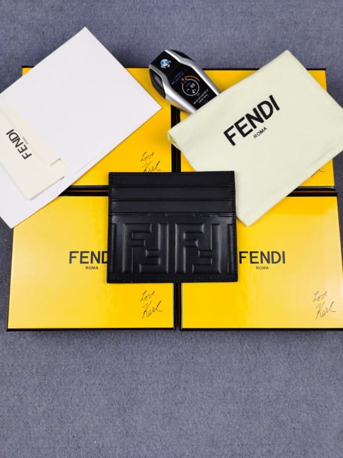フェンディ財布コピー 2021新品注目度NO.1 FENDI メンズ 財布