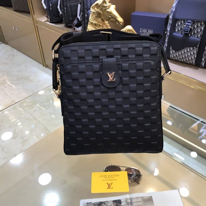ルイヴィトンバッグコピー 定番人気2022新品 Louis Vuitton メンズ ショルダーバッグ