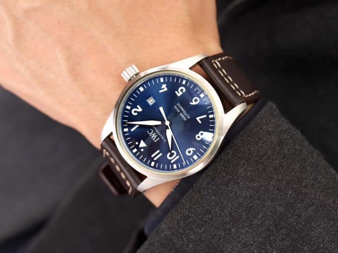 大人気新作IWC パイロットウォッチ コピーシリーズ メンズ 自動巻き3色 - 画像 (4)