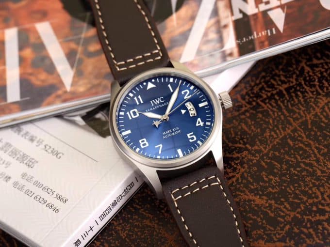 大人気新作IWC パイロットウォッチ コピーシリーズ メンズ 自動巻き3色 - 画像 (5)