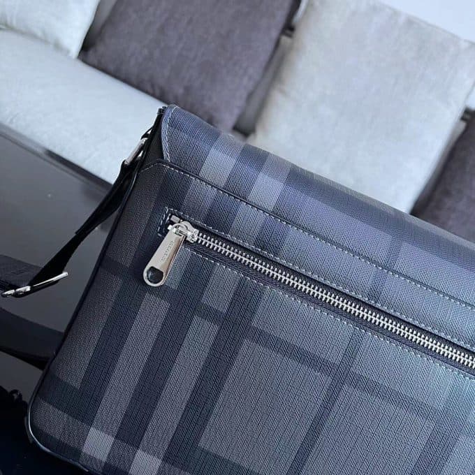 バーバリーバッグコピー 定番人気2022新品 BURBERRY メンズ ショルダーバッグ - 画像 (6)