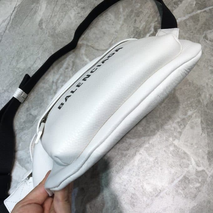 バレンシアガバッグコピー 2022新品注目度NO.1 BALENCIAGA男女兼用 ウエストポーチ - 画像 (4)