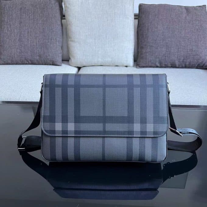 バーバリーバッグコピー 定番人気2022新品 BURBERRY メンズ ショルダーバッグ
