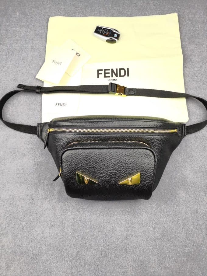 フェンディバッグコピー 大人気2021新品 FENDI メンズ ボディバッグ