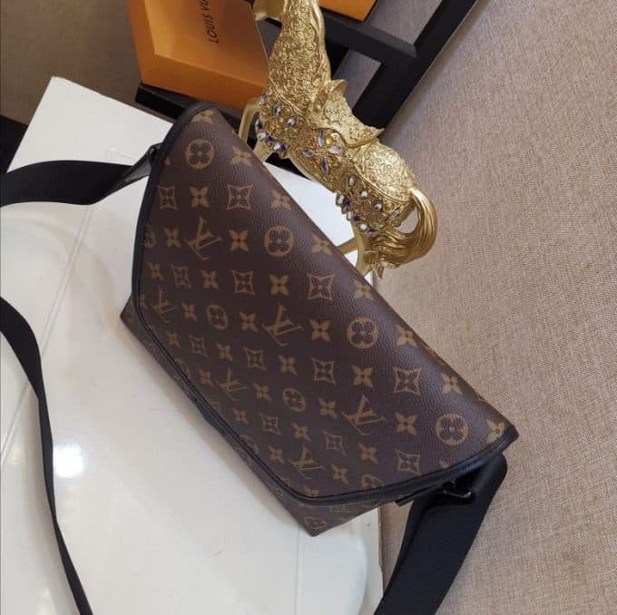 高品質ルイヴィトンバッグコピー 2021新品注目度NO.1 Louis Vuitton メンズ ショルダーバッグ - 画像 (3)