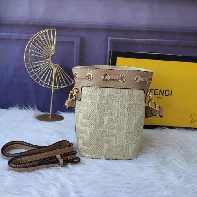 フェンディバッグコピー 大人気2022新品 FENDI レディース バケツバッグ - 画像 (2)