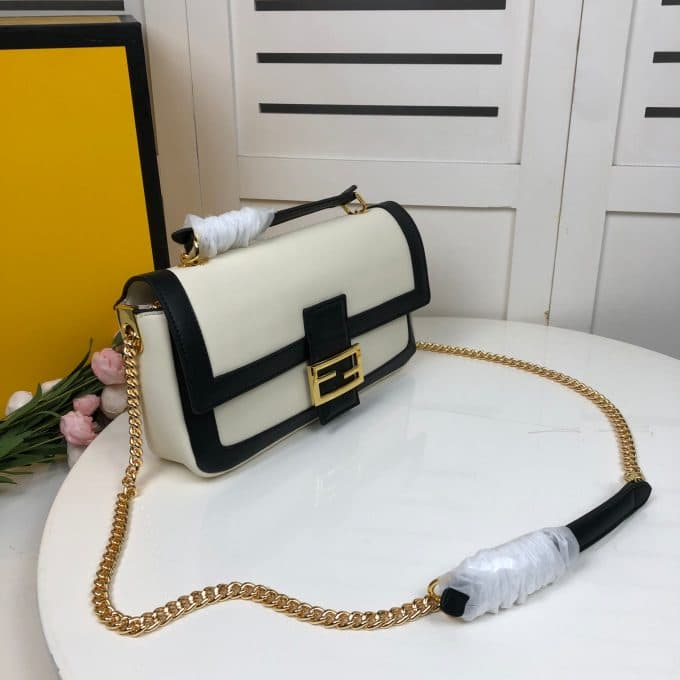 フェンディバッグコピー 2022新品注目度NO.1 FENDI レディース ショルダーバッグ - 画像 (3)