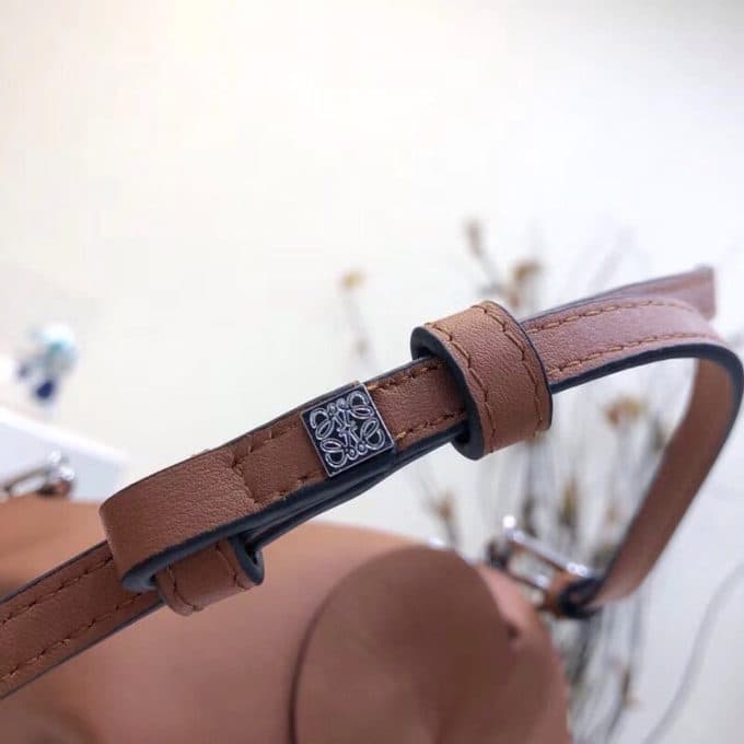 人気高級ロエベバッグコピー 2021新品注目度NO.1 Loewe男女兼用 ショルダーバッグ - 画像 (5)