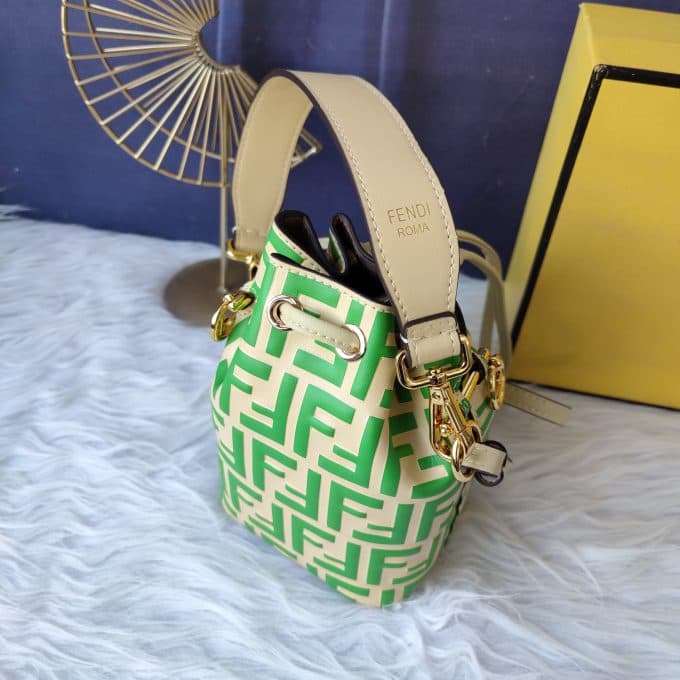 フェンディバッグコピー 大人気2022新品 FENDI レディース バケツバッグ - 画像 (6)