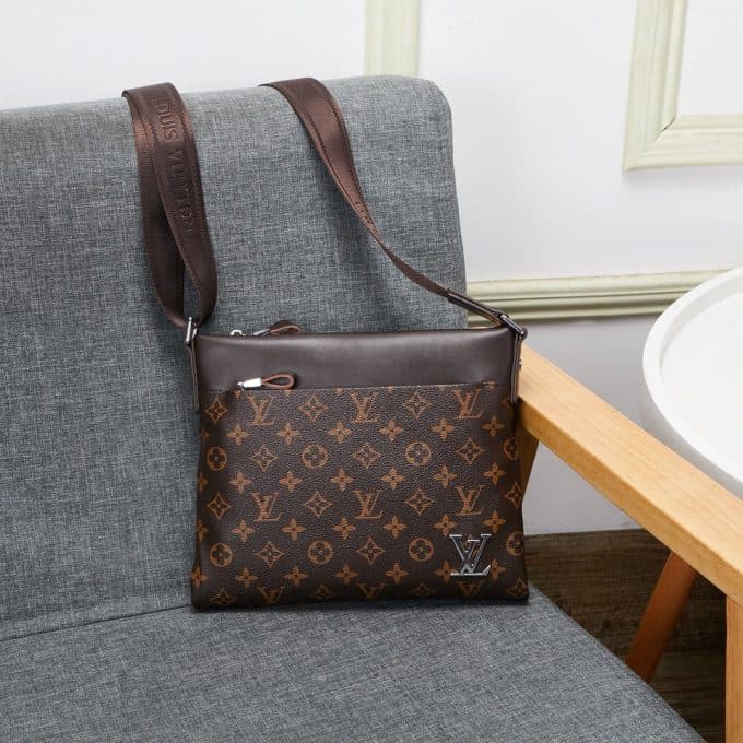 ルイヴィトンバッグコピー 大人気2021新品 Louis Vuitton メンズ ショルダーバッグ