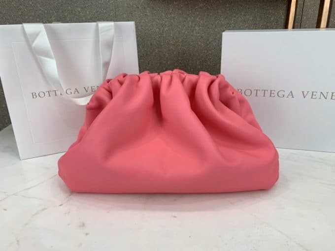 2019人気新作ボッテガヴェネタ(Bottega Veneta)☆レディースセカンドバッグコピー☆どんなアイテムとも相性がいい！絶賛発売中！！