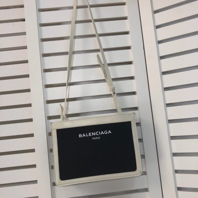 バレンシアガバッグコピー 定番人気2021新品 BALENCIAGA 男女兼用 ショルダーバッグ - 画像 (4)