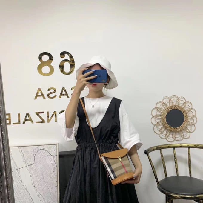 2019秋冬大人気バーバリー(BURBERRY)☆レディース バケツバッグコピー☆絶品定番商品!今から活躍!絶賛発売中！♪♪ - 画像 (5)