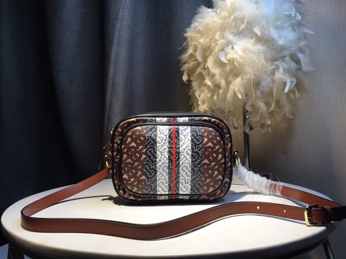 2019大人気爆発バーバリー(BURBERRY)☆レディース ショルダーバッグコピー☆人気商品今流行り欠かせない存在☆★