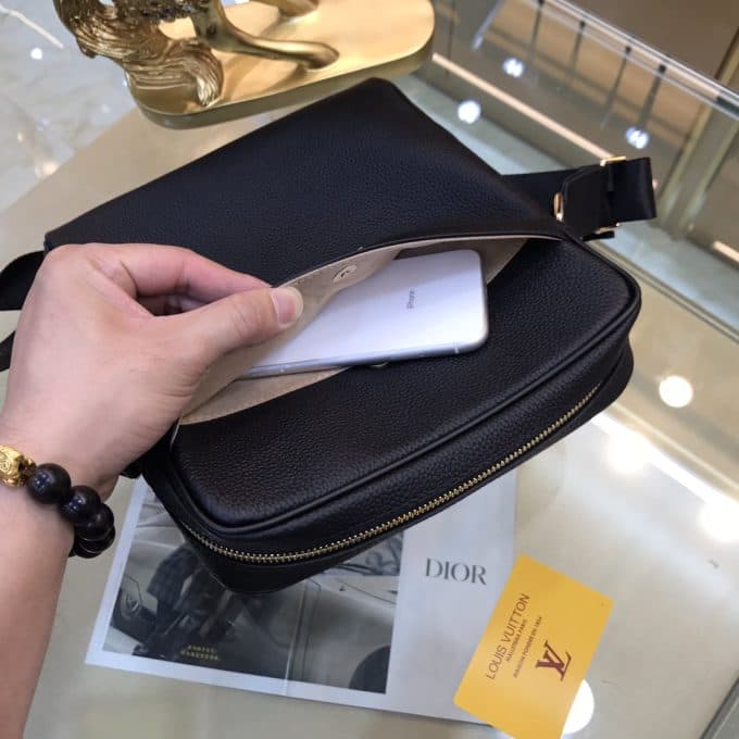 ルイヴィトンバッグコピー 定番人気2021新品 Louis Vuitton メンズ ショルダーバッグ - 画像 (8)