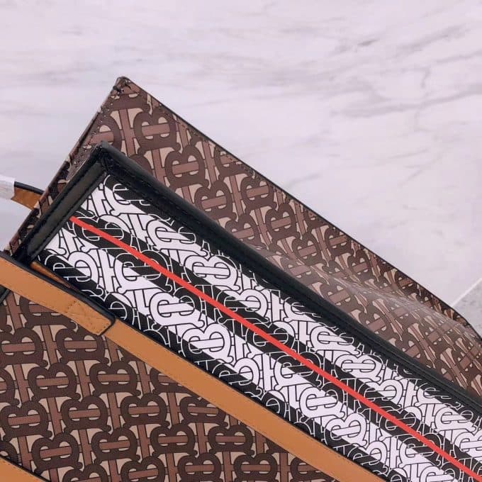 2019秋冬定番商品バーバリー(BURBERRY)☆レディース トートバッグコピー☆爆発人気商品!数量限定発表★♫♪ - 画像 (5)