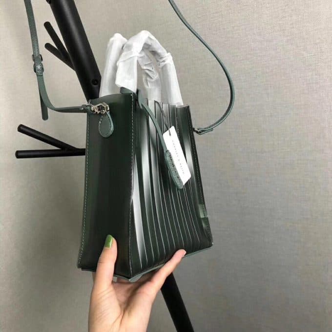 2019秋冬新作☆超売れ筋ミュウミュウ(MIUMIU)☆ ハンドバックコピー☆特別価格にて販売!!今一番流行っている人気アイテム!! - 画像 (3)
