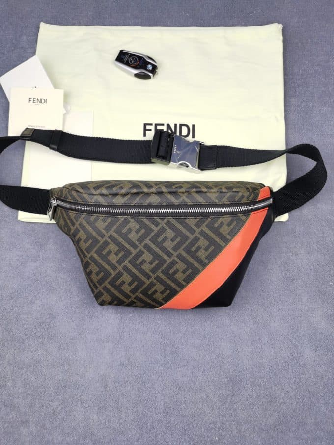 フェンディバッグコピー 定番人気2021新品 FENDI メンズ ボディバッグ