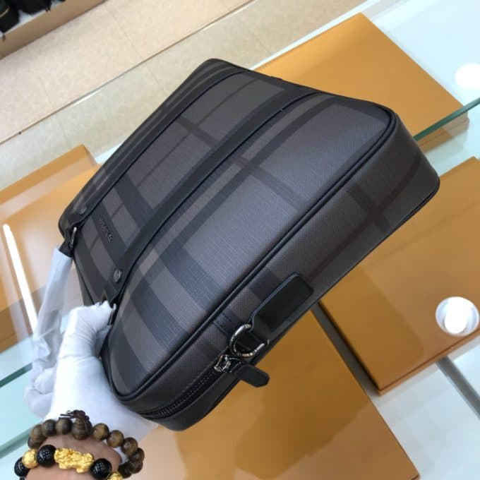 バーバリーバッグコピー 2021新品注目度NO.1 BURBERRY メンズ ブリーフケース - 画像 (4)