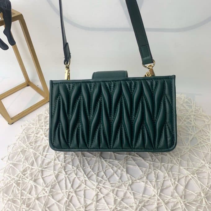 2019秋冬注目度NO.1ミュウミュウ(MIUMIU)☆ ショルダーバッグコピー☆特別価格にて販売!!アイテム続々追加中♪♪♪ - 画像 (5)