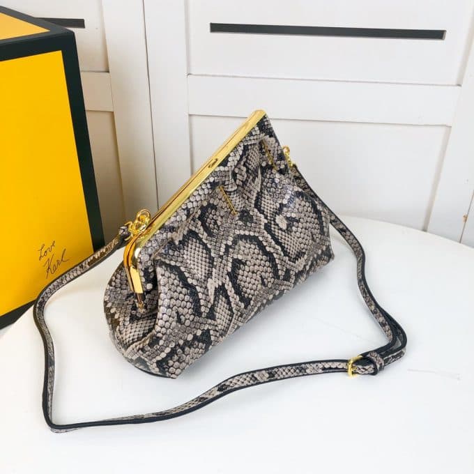 フェンディバッグコピー 大人気2022新品 FENDI レディース ショルダーバッグ - 画像 (2)