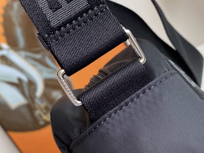 バーバリーバッグコピー 大人気2021新品 BURBERRY メンズ ショルダーバッグ - 画像 (5)