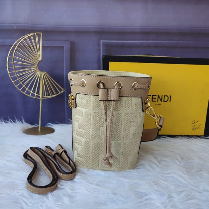 フェンディバッグコピー 大人気2022新品 FENDI レディース バケツバッグ