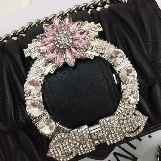 2019人気新作ミュウミュウ(MIUMIU)☆ ショルダーバッグコピー☆どんなアイテムとも相性がいい！絶賛発売中！！ - 画像 (3)