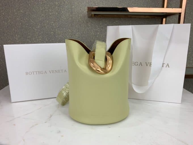2019秋冬定番商品ボッテガヴェネタ(Bottega Veneta)☆レディース バケツバッグコピー☆爆発人気商品!数量限定発表★♫♪