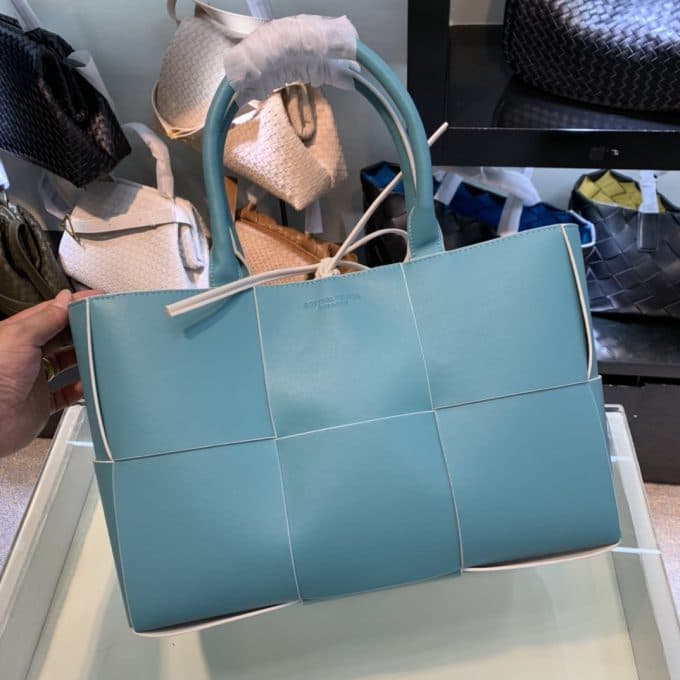 ボッテガヴェネタバッグコピー 2021新品注目度NO.1 Bottega Veneta メンズ トートバッグ