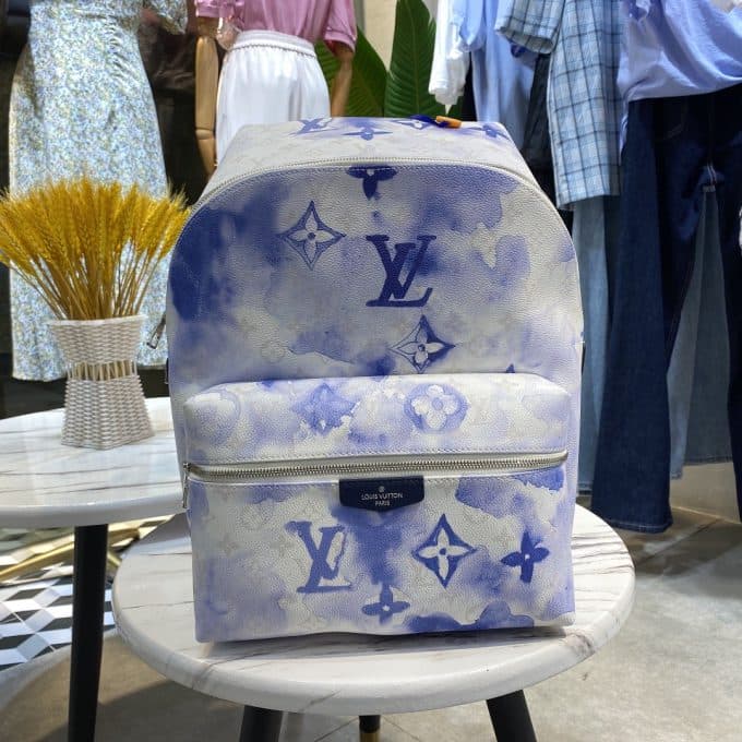 人気高級 ルイヴィトンバッグコピー 定番人気2021新品 Louis Vuitton メンズ バックパック